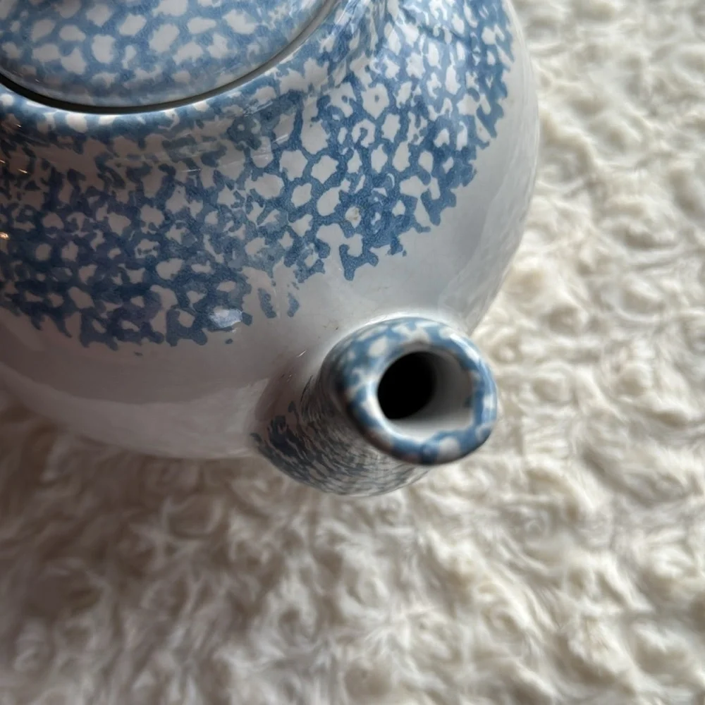 RARE FIND~VINTAGE~KITCHEN HEART DESIGN~TEAPOT~FOLK CRAFT~FARMHOUSE TEAPOT~G11